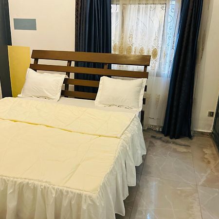 Yaoundé Residence Ambassa Etienne & Therese מראה חיצוני תמונה
