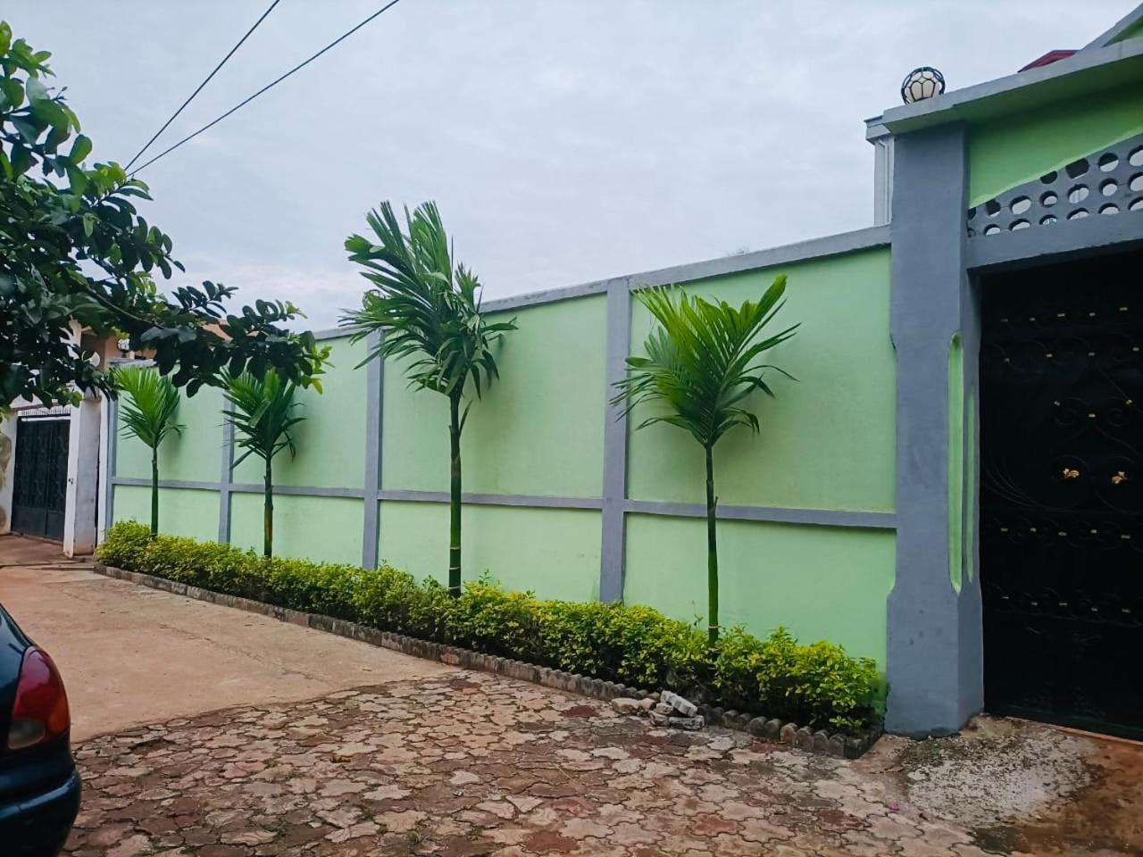 Yaoundé Residence Ambassa Etienne & Therese מראה חיצוני תמונה
