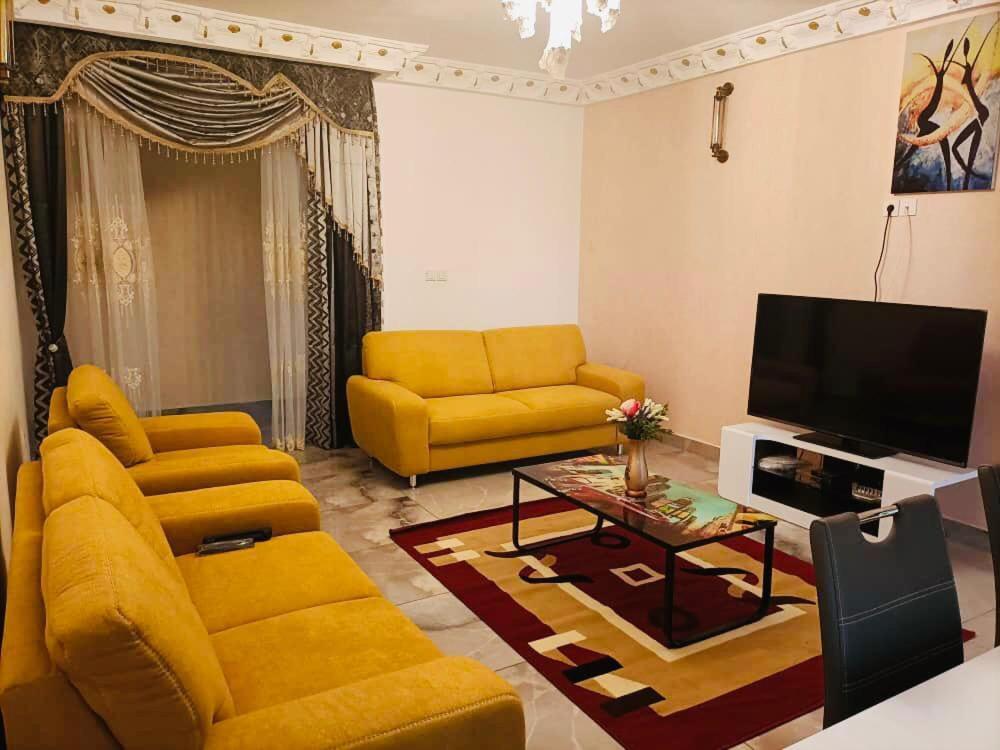 Yaoundé Residence Ambassa Etienne & Therese מראה חיצוני תמונה