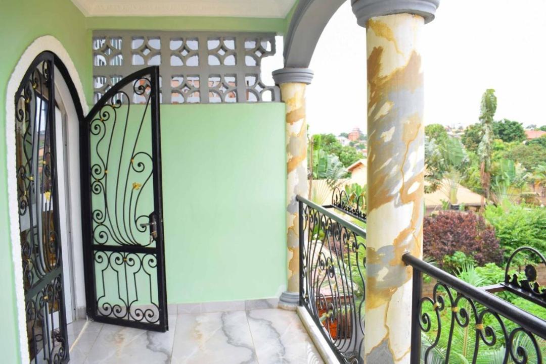 Yaoundé Residence Ambassa Etienne & Therese מראה חיצוני תמונה