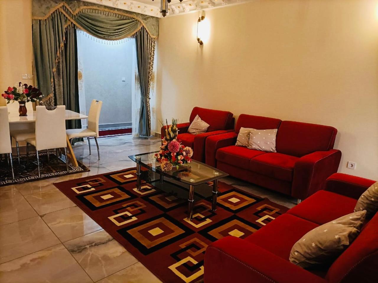 Yaoundé Residence Ambassa Etienne & Therese מראה חיצוני תמונה