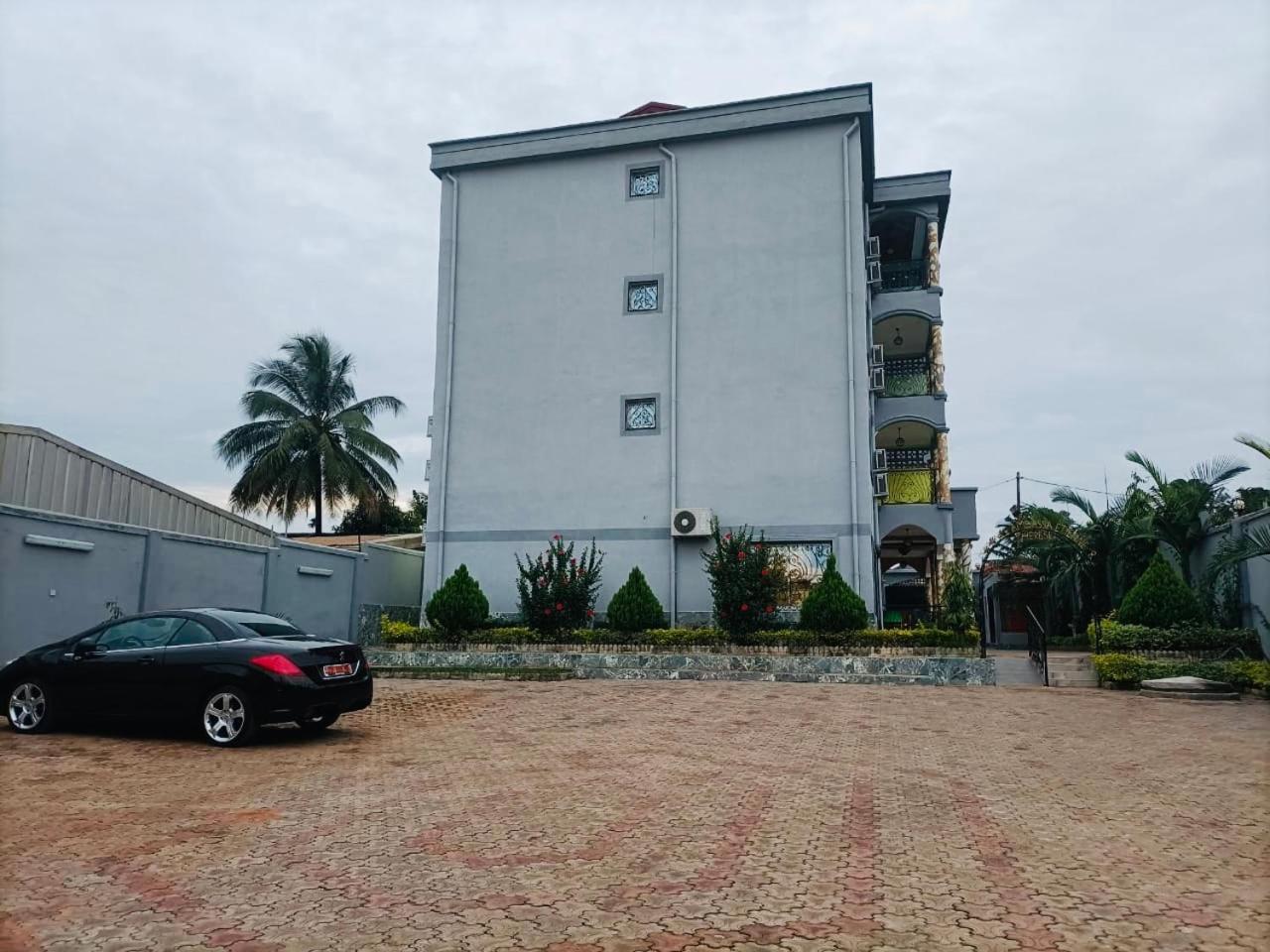 Yaoundé Residence Ambassa Etienne & Therese מראה חיצוני תמונה
