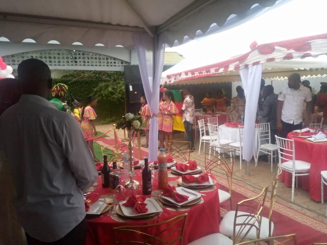 Yaoundé Residence Ambassa Etienne & Therese מראה חיצוני תמונה